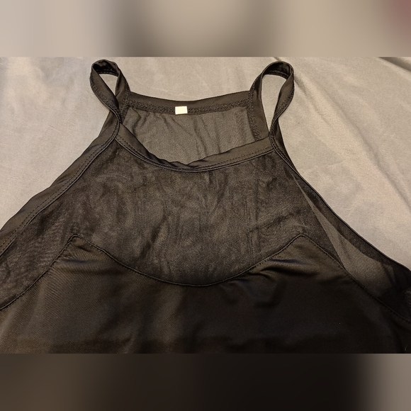 Black mesh top tank top - Picture 4 of 8